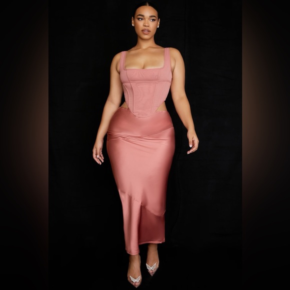 House of CB Colette skirt in Rose Satin (NWT) - Picture 9 of 10